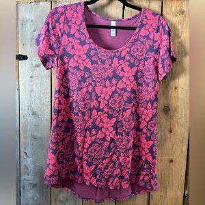 LuLaRoe Classic T size XS. Brand new - tag fell off. Former LLR consultant.